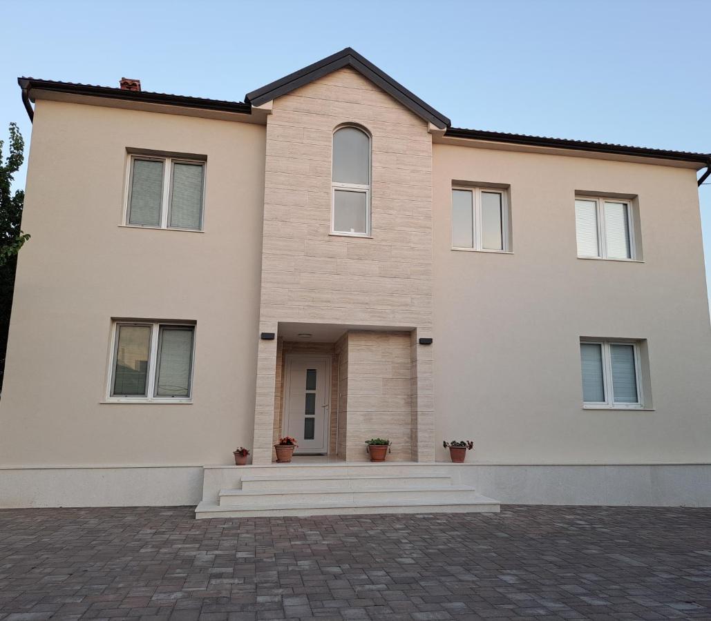 Guesthouse Emma Zadar Exterior photo